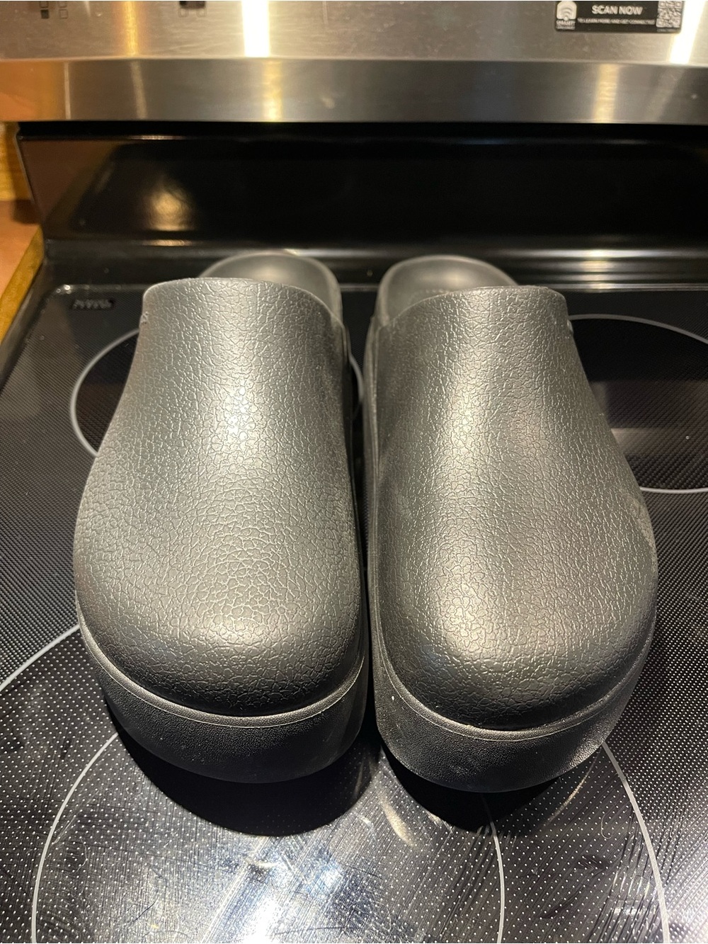 CROCS Platform Clog Mule in Charcoal - Picture 2 of 4